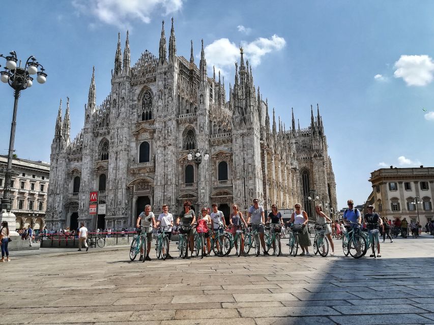 Milan: Highlights and Hidden Gems Guided Bike Tour - Castello Sforzesco and Parco Sempione: pause for the green lung