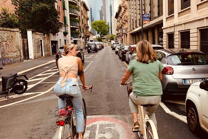 Milan's Hidden Gems: Unique Bike Tour (ENG, NL) - Stop-by-Stop: Bosco Verticale to Brera and Sforzesco