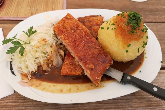 Mini Classic Bike Tour @ 4pm incl. Beer Garden & Surfers 2,5 hrs - English Garden and the Surfers: Chinesischen Turm beer garden time