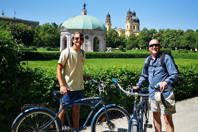 Mini Classic Bike Tour @ 4pm incl. Beer Garden & Surfers 2,5 hrs - Price and value: what you really get for $45.97