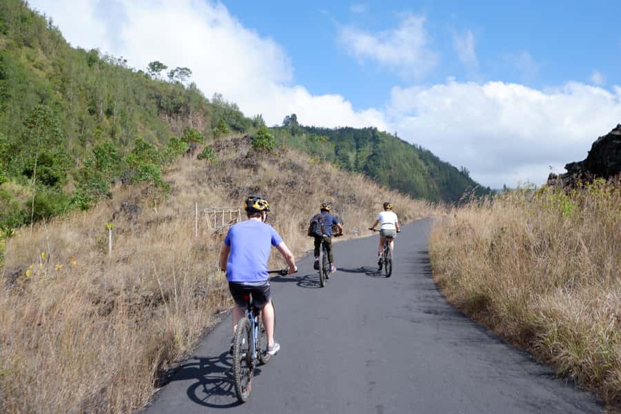 Mount Batur: Black Lava Cycling Tour w/ Natural Hot Spring - From Your Pickup to Bungklambu: How the Day Flows (and Why It Works)