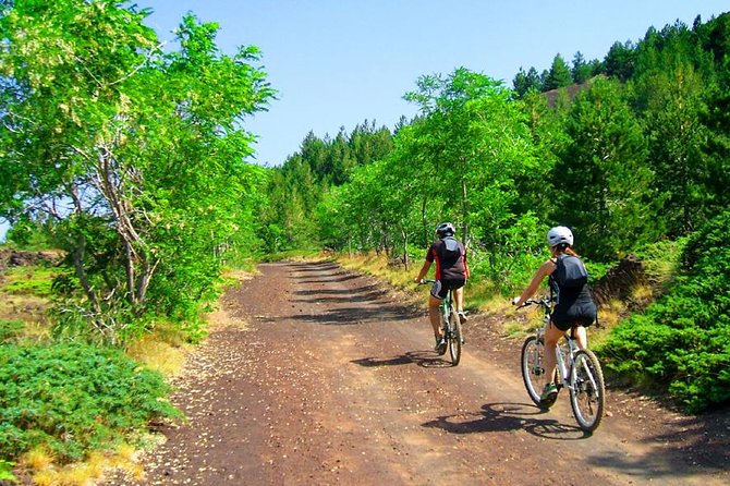 Mountain Biking Etna by MTB or E-Bike - MTB 29er vs Optional e-MTB: Choose the Right Amount of Help