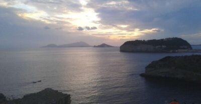 Naples: Panoramic E-Bike Tour - Spaccanapoli to Castel Nuovo and Piazza del Plebiscito