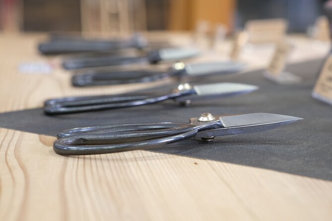 Nara - Highlights Bike Tour - Stop 3: Kikuichi Monju Shiro Kanenaga and the Knife-Shop Detail