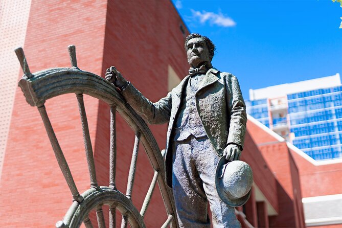 Nashville's Historic Electric Bike Tour - Lower Broadway: Honky-Tonk Highway and the Purple-Stage Icon