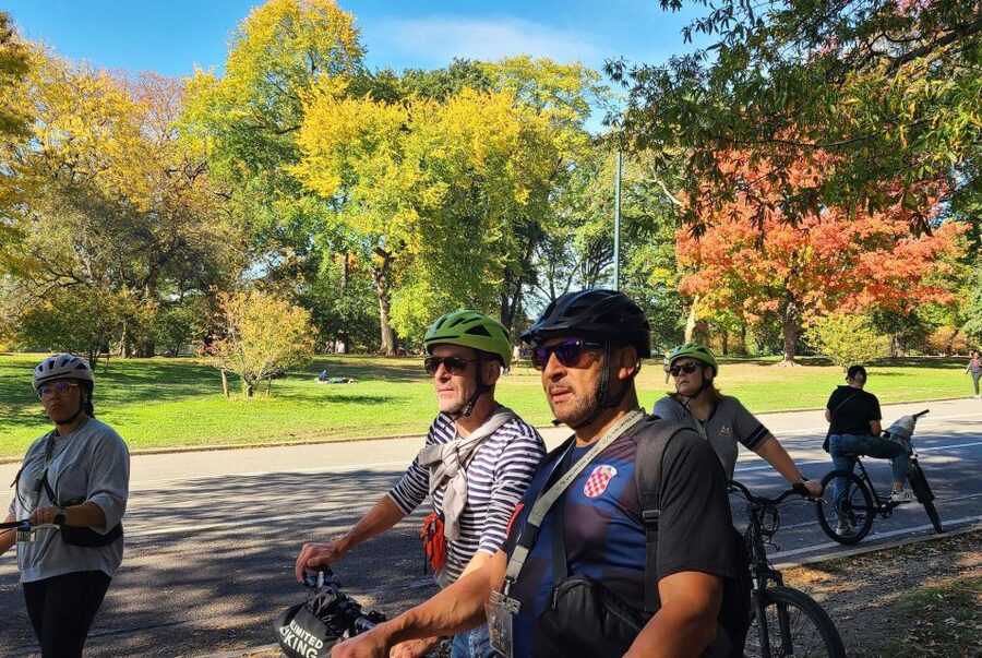 New York City: Highlights of Central Park Bike or eBike Tour - Strawberry Fields: John Lennon’s Tribute in Motion