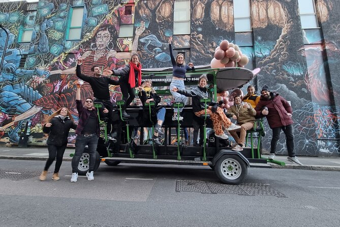 Newcastle beer or prosecco bike tour - The role of the guide: Jack and Hannah set the tone