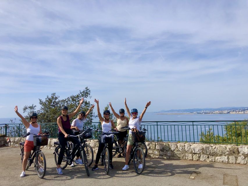 Nice: E-Bike City Highlights Tour - Le Negresco, SAB’s Chaise Bleue, and Neuf Lignes Obliques Photo Stops