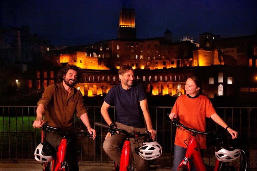 Night Tour of Rome with Top E-bike & optional Italian Dinner - Pantheon at Dusk and Piazza di Pietra: Slow Down Without Getting Stuck