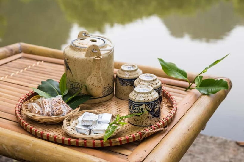 Ninh Binh E-Bike Tour - Tam Coc Secret Landscapes - A local family home stop: tea, daily life, and a mung bean sweet