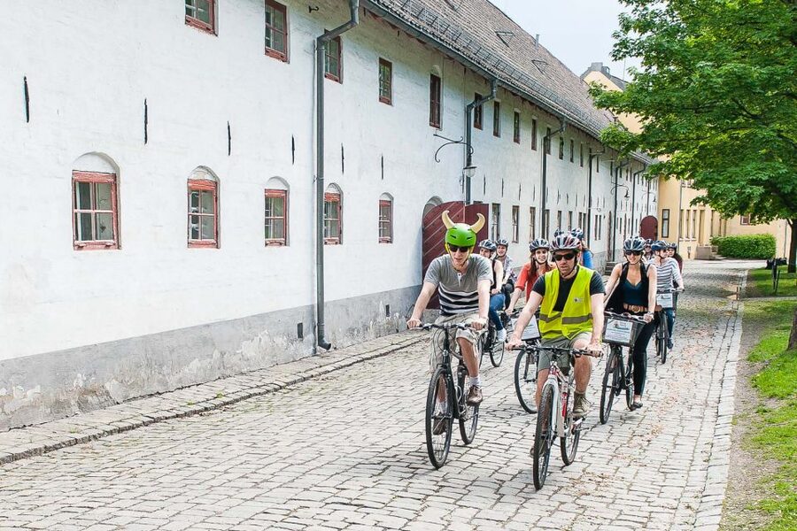 Oslo: 3-Hour Highlights Bike Tour - City Hall Square and the Nobel Peace Prize vibe