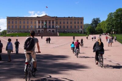 Oslo: 3-Hour Highlights Bike Tour - Nedre Slottsgate 4J: where the tour starts in downtown Oslo