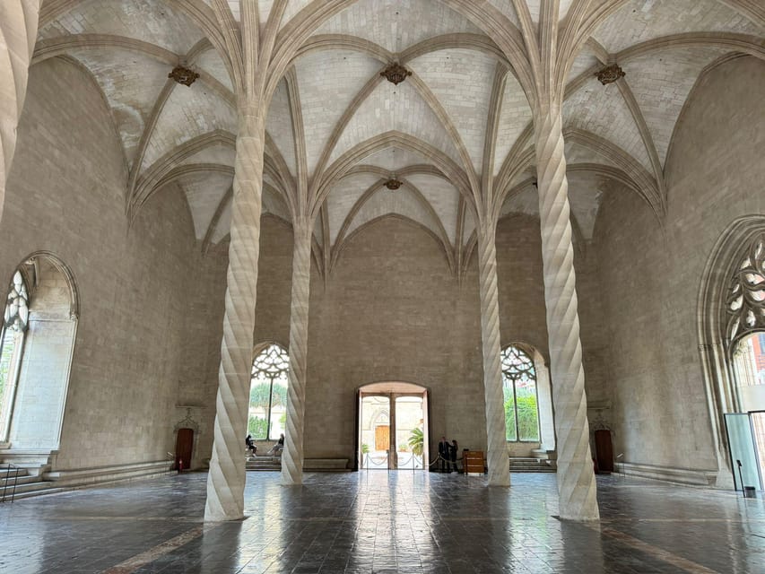 Palma de Mallorca Old Town Guided Bike Tour (Small Groups) - Es Baluard Museum: A Calm First Stop That Sets the Tone