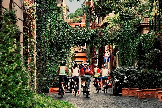Panoramic Rome Off-the-beaten-track Tour with Cannondale Ebike - Teatro di Marcello and the Capitoline: your payoff view over the Forum