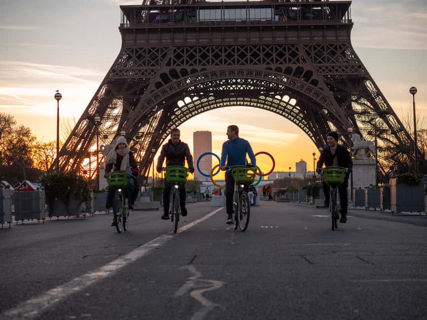 Paris before the crowds, bike tour & Breakfast - Eiffel Tower with your eyes, not just your camera