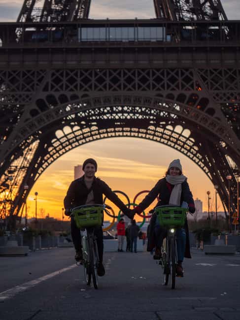 Paris Before the Crowds: Sunrise Bike Tour with Breakfast - Key things that make this sunrise ride work