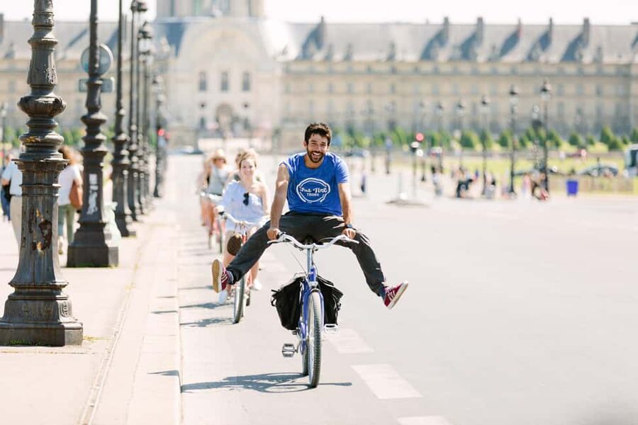 Paris Bike Tour: Eiffel Tower, Place de la Concorde & More - Left Bank to the Louvre Crossing: Why This Part Feels Like a Shortcut to Understanding Paris