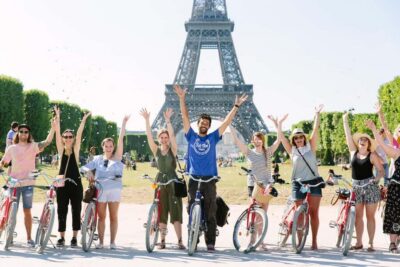 Paris Bike Tour: Eiffel Tower, Place de la Concorde & More - Safety on Paris Streets: What the Guide Briefing Really Changes