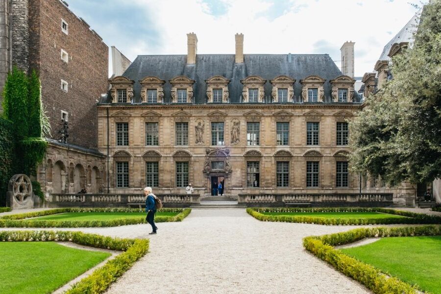 Paris: Charming Nooks and Crannies Bike Tour - Sorbonne and the Latin Quarter: Roman-era traces in medieval lanes