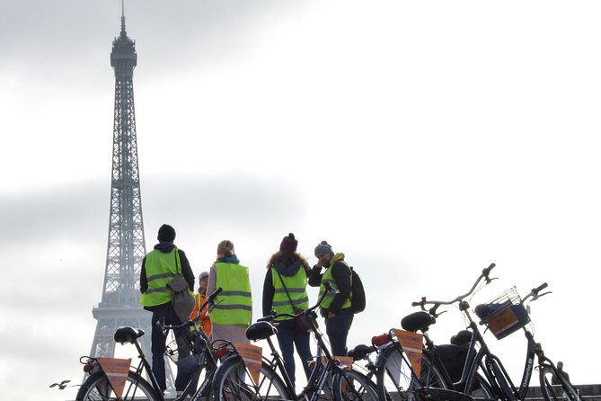 Paris: City Bike Tour on a Dutch Bike - Place Vendôme: luxury architecture and a Napoleonic history bite
