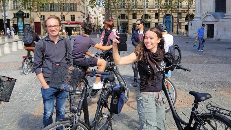 Paris: City Treasures Bike Tour - The love-lock bridge and the Louvre area: icons without the stress