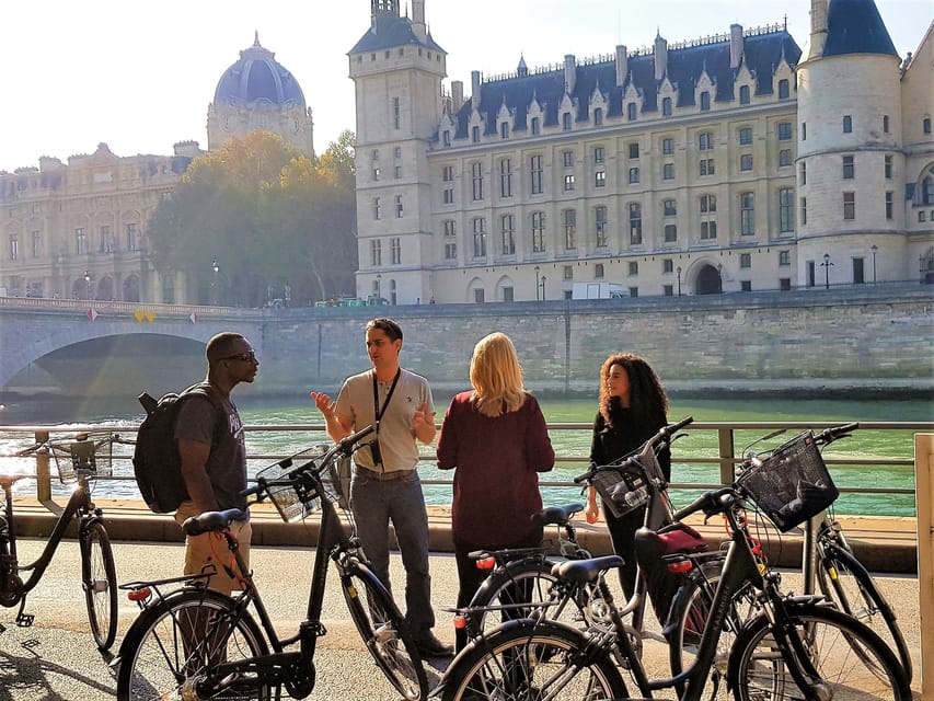 Paris: City Treasures Bike Tour - Meeting at City Hall: how to not waste your first 10 minutes