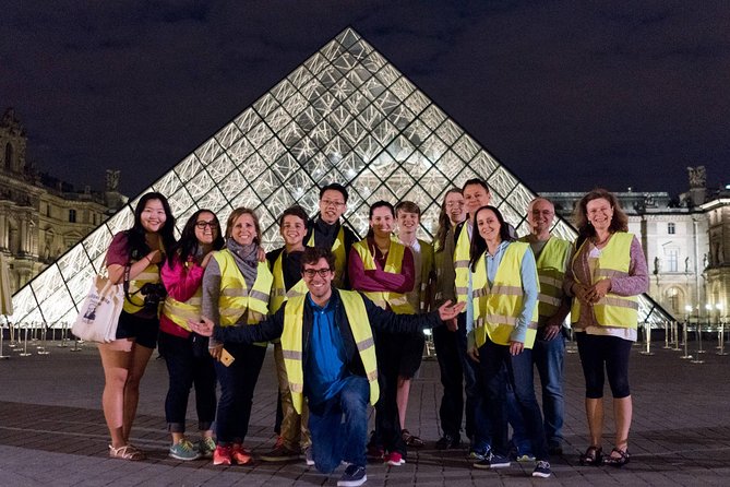Paris Evening Bike Tour with 1-hour Seine River Cruise - Meeting at Pl. Saint-Michel: what the start feels like