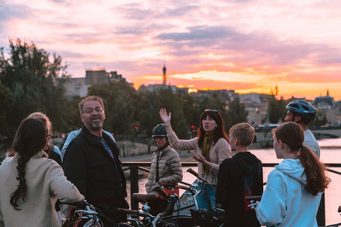 Paris Evening City of Lights Small Group Bike Tour & Boat Cruise - Photo Stops and the “Love Shrimps” Moment