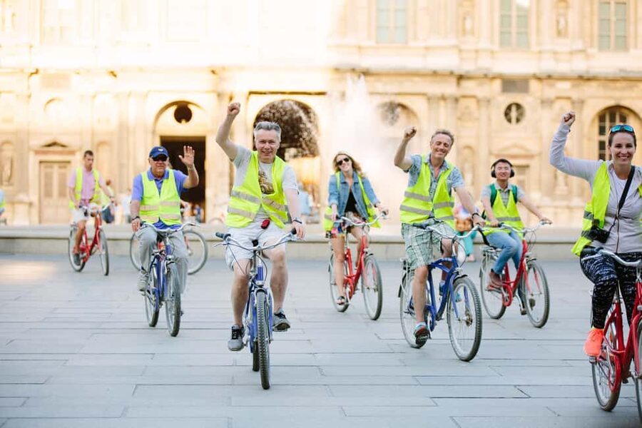 Paris Evening Snapshot Bike Tour - Should you book this Paris Evening Snapshot Bike Tour?