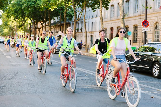 Paris Evening Snapshot Bike Tour - From the Louvre to Notre Dame: what you’ll see as the lights click on