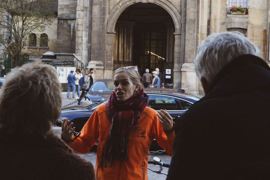 Paris: Secret City Bike Tour Off the Tourist Path - Where you meet the guide: Meyerbeer garage and getting rolling