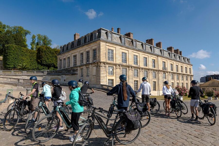 Paris: Versailles Palace and Queen Hamlet E-Bike Tour - The Notre-Dame Market Picnic: Food Value You Control