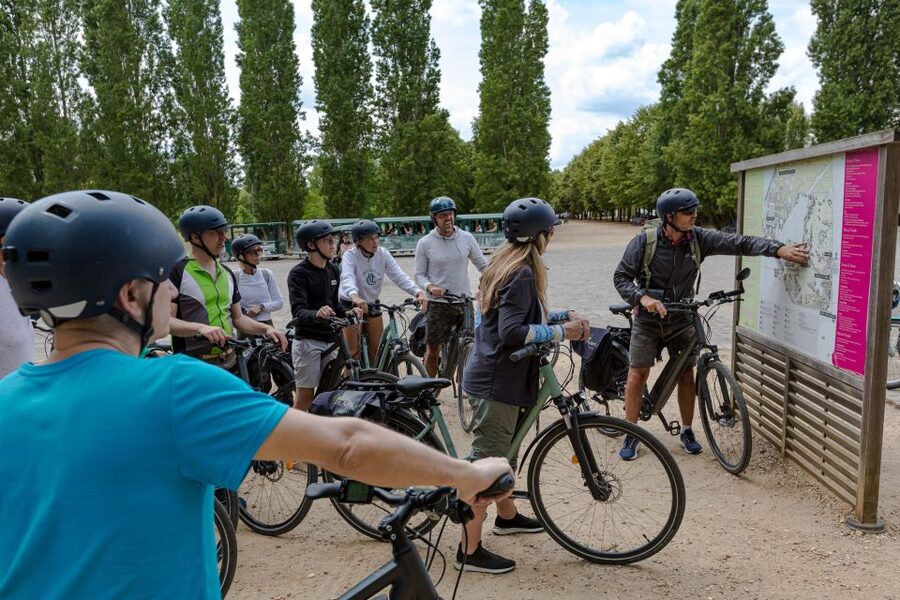 Paris: Versailles Palace and Queen Hamlet E-Bike Tour - Marie-Antoinette’s Hamlet: 30 Minutes That Changes the Tone