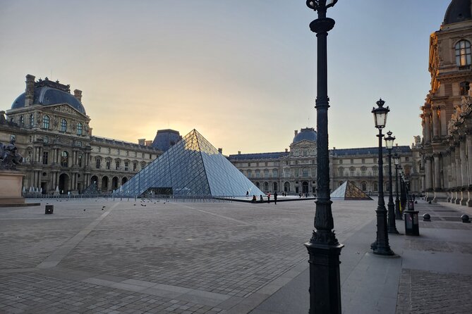 Paris Without People - Sunrise Bike Tour & Breakfast - Marais at work-time: empty streets that start to wake up