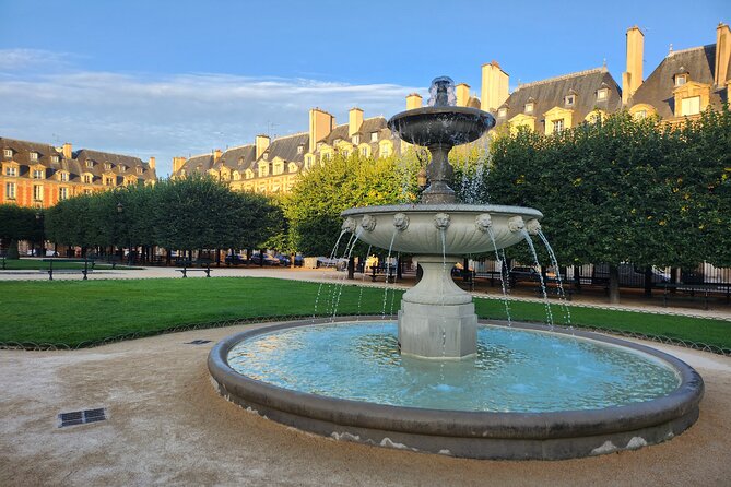 Paris Without People - Sunrise Bike Tour & Breakfast - The around-400-year-old square: a calm Paris moment to end on