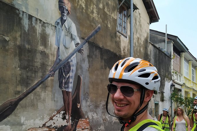 Penang George Town All-In-One Heritage Tour By Bicycle & Trishaw (Metro Bike) - Street art in Back Lane: quick, colorful, and very walk-by-able