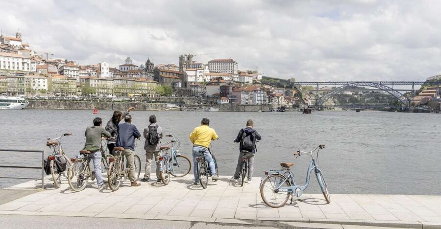 Porto: 3-Hour Bike Tour - Starting at Biclas & Triclas: bikes, helmets, and the pace that fits