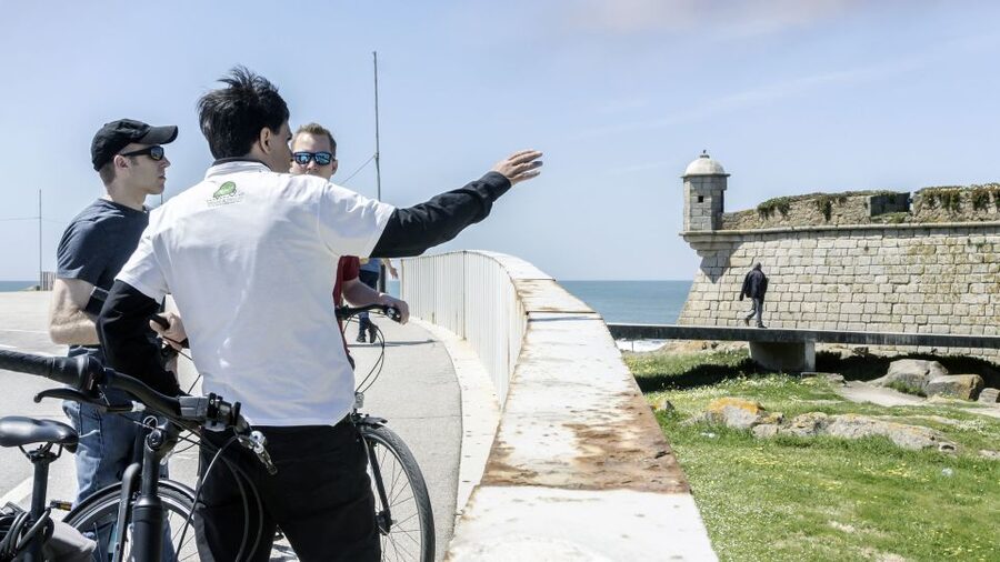 Porto: 3-Hour Bike Tour - Jardim do Passeio Alegre to Foz do Douro: coastline air, beaches, and the river mouth