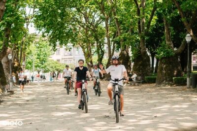 Porto Highlights in 3 Hours E-Bike Tour - Historical, Sightseeing - Starting in Vila Nova de Gaia: Cais de Gaia and the first Douro views