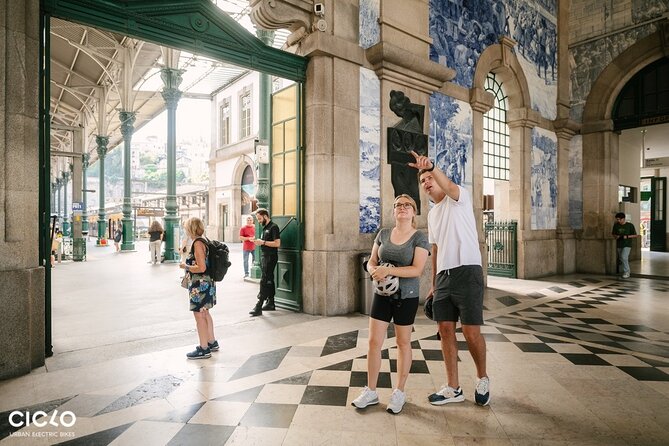 Porto Highlights in 3 Hours E-Bike Tour - Historical, Sightseeing - Sé Cathedral and the old-city core: Porto’s anchor landmark