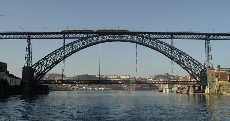 Porto: Private Bike Tour with a Local Guide - Castelo do Queijo and She Changes: two ways to look at the coast