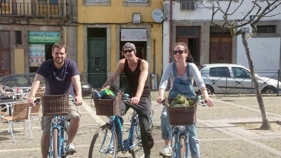 Porto Sunset Bike Tour - Getting rolling at Biclas & Triclas in Miragaia