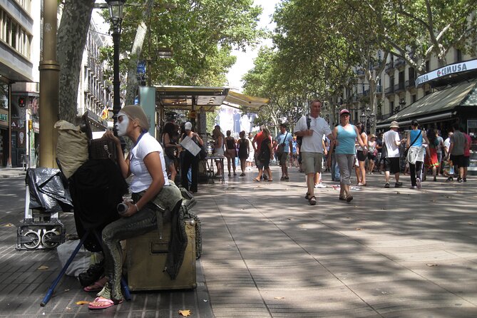 Private discovery bike tour of Barcelona - La Mansana de la Discordia: Three Icons, One Block