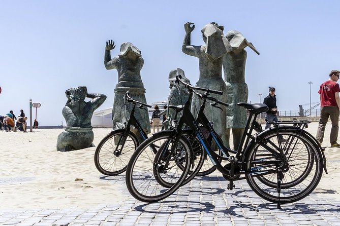 Private e-Bike Tour in Porto – Explore Riverside, Beaches & Parks - Foz do Douro: gardens, fortress views, lighthouse angles, and beach time