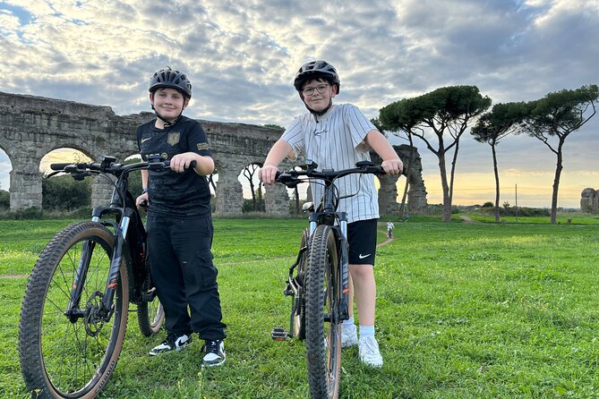 Private E-bike tour of Appian way, Aqueduct & catacombs with food - Meet at Viale Manlio Gelsomini and get set up fast