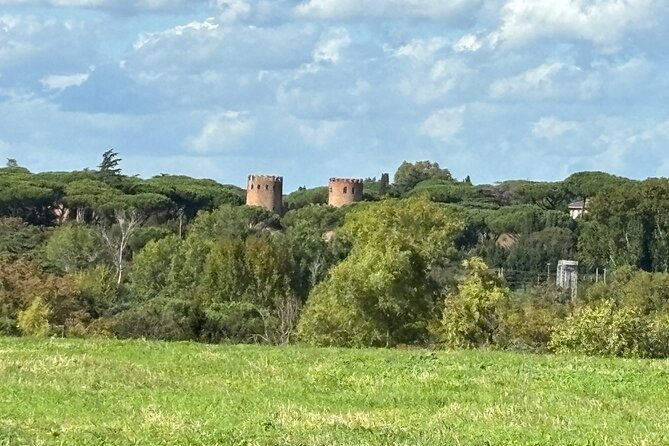 Private E-bike tour of Appian way, Aqueduct & catacombs with food - Villa dei Quintili and Santa Maria Nova: mosaics and views