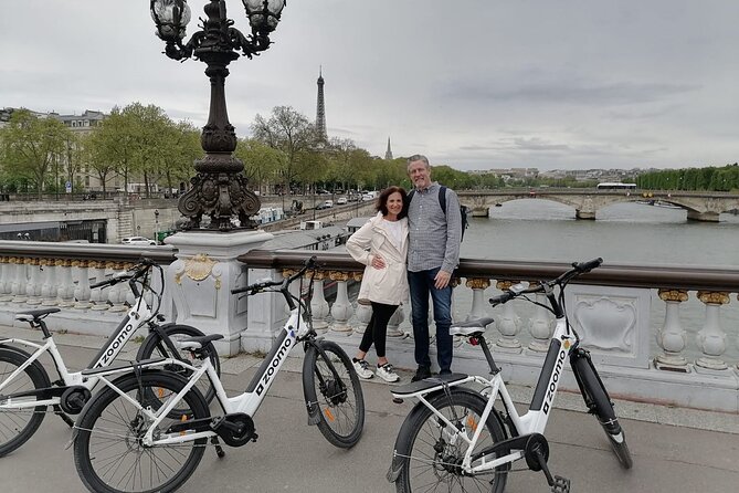 Private Paris E-bike city highlights tour - Stop-by-stop: Invalides, Seine bridges, and the grand Paris core
