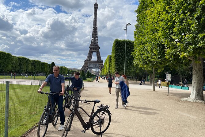 Private Paris E-bike city highlights tour - Price and value: what $102.84 buys you