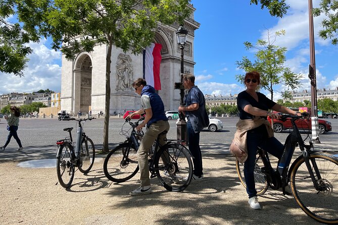 Private Paris E-bike city highlights tour - Who this private e-bike tour fits best