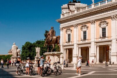 Private Rome City Bike Tour with quality Cannondale EBike - Safety and traffic control: the real secret to enjoying Rome by bike